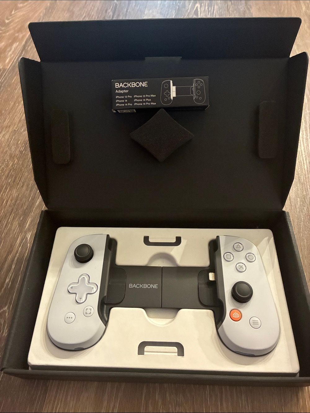 Backbone White Mobile Gaming Controller - Compact Bluetooth Gamepad
